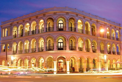 Largs Pier Hotel - Newcastle Accommodation 0