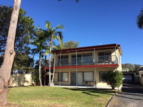 Lemon Tree Waterfront Apartments - Newcastle Accommodation 1