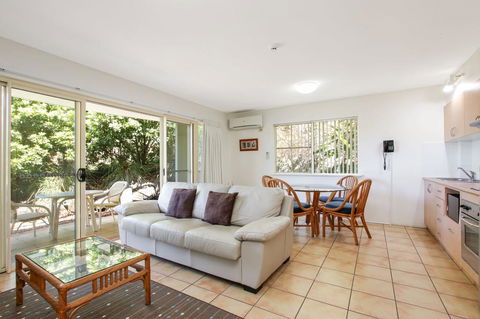 Lennox Beach Resort - New Castle Tourism 3