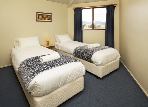 Leo's Cottage - Newcastle Accommodation 3