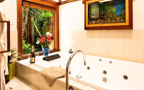 Lillypilly's Cottages & Day Spa - Newcastle Accommodation 1