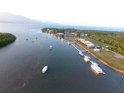 Lucinda Fishing Lodge - New Castle Tourism 0