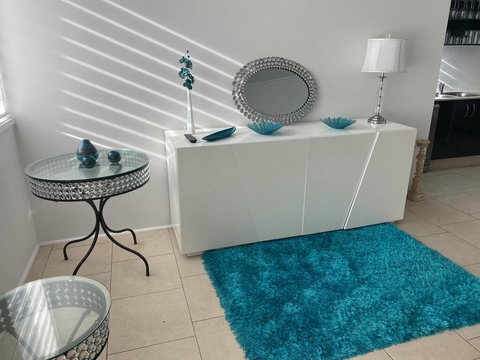 Luxury Apartment, Perfect Location - Newcastle Accommodation 1