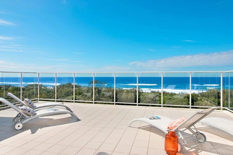 LUXURY BALE PENTHOUSE & JACUZZI SPA 1328 NORTH CULTURE - Newcastle Accommodation 0