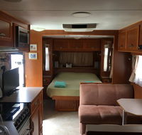 luxury caravan - Newcastle Accommodation
