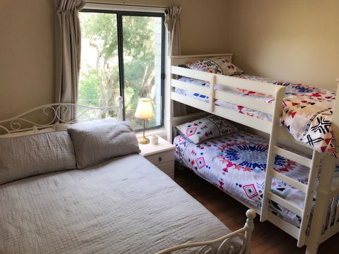 Magic Beach Cottage - New Castle Tourism 2