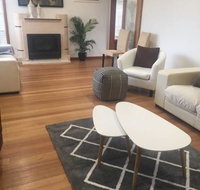 Melbourne delightful  comfortable home. Sleeps 10. Walk to train. 17 km from CBD. - Newcastle Accommodation