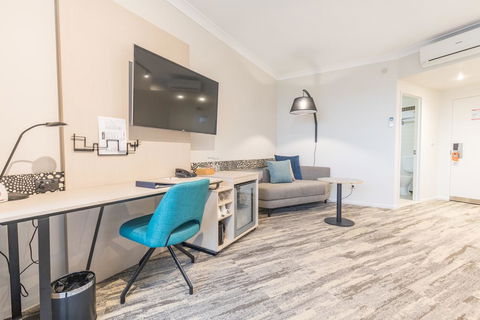 Mermaid Waters Hotel By Nightcap Plus - New Castle Tourism 2