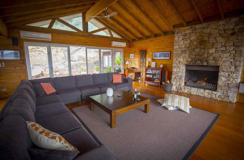 Milbrodale Lodge - New Castle Tourism 3