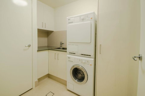 Ming Apartments #3 - 3/236 Marine Parade - Newcastle Accommodation 1