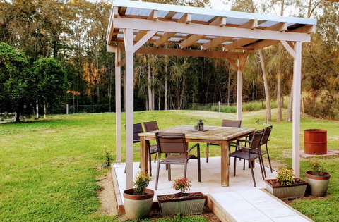 Misty Glen Cottage - Newcastle Accommodation 0