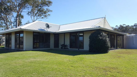 Molly Morgan Vineyard - Newcastle Accommodation 0