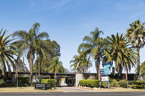 Motel Oasis - Newcastle Accommodation 0