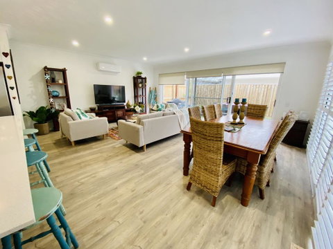 Nautilus Beach House #2 With Pool - Kingscliff - Newcastle Accommodation 3