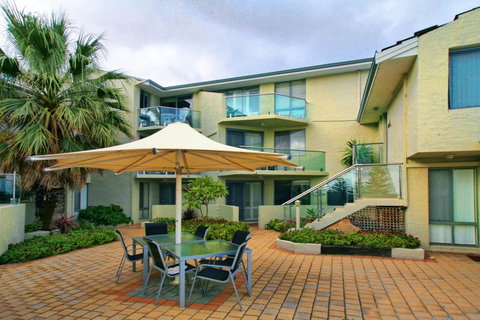 Scarborough Beach Front Resort - Shell Ten - Newcastle Accommodation 0