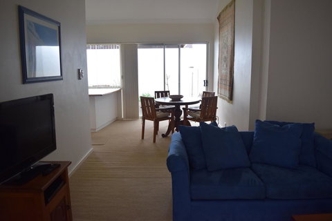 Dunes Scarborough Beach - Newcastle Accommodation 8