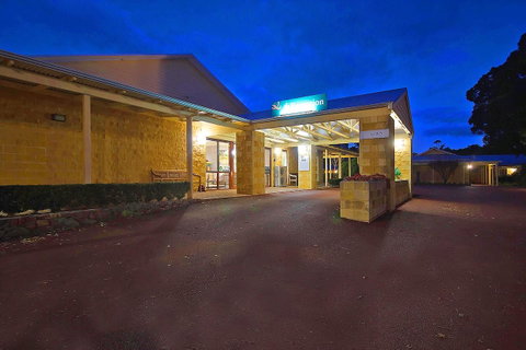 Stay Margaret River - Newcastle Accommodation 32