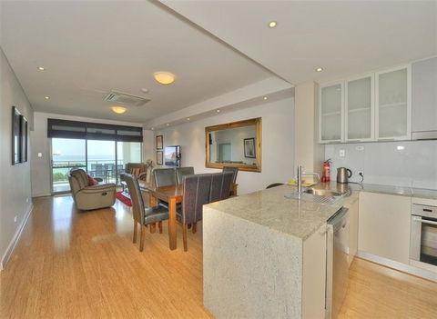 Nautica Residences Mandurah - New Castle Tourism 6