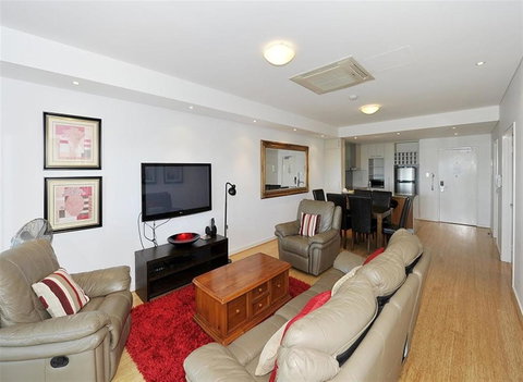 Nautica Residences Mandurah - New Castle Tourism 8