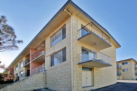 Summer Breeze - Holiday Or Business Apartment - Newcastle Accommodation 0