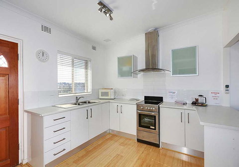 Summer Breeze - Holiday Or Business Apartment - Newcastle Accommodation 6