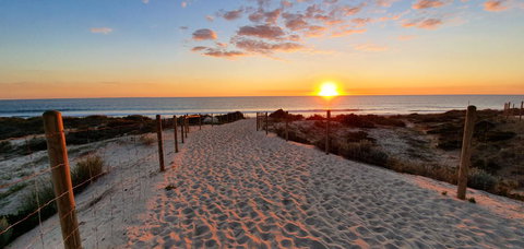 Summer Breeze - Holiday Or Business Apartment - Newcastle Accommodation 14