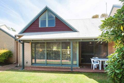 Bayshore Beachside Resort - Newcastle Accommodation 25