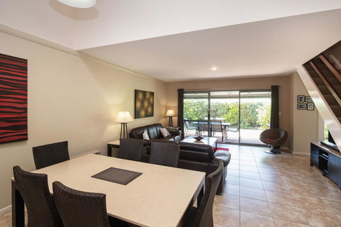 Bayshore Beachside Resort - Newcastle Accommodation 18