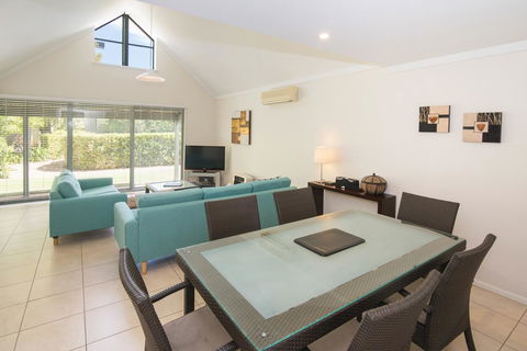 Bayshore Beachside Resort - Newcastle Accommodation 29