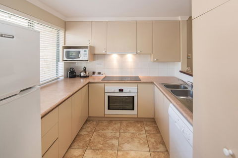 Bayshore Beachside Resort - Newcastle Accommodation 19