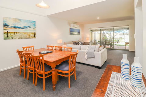Bayshore Beachside Resort - Newcastle Accommodation 40