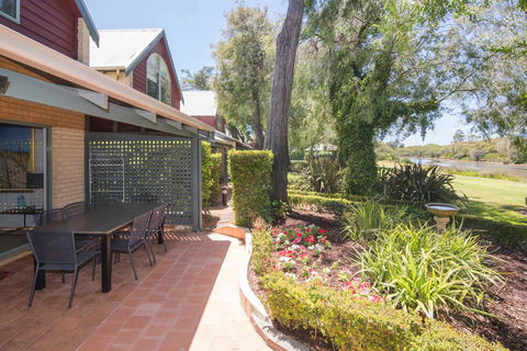 Bayshore Beachside Resort - Newcastle Accommodation 5