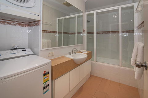 Bayshore Beachside Resort - Newcastle Accommodation 35