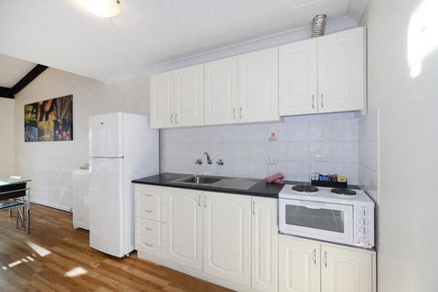 Seashore Memories - Sleeps 3 - Newcastle Accommodation 8