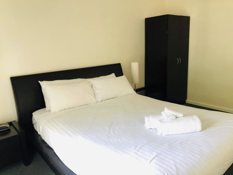 Seashore Memories - Sleeps 3 - Newcastle Accommodation 7