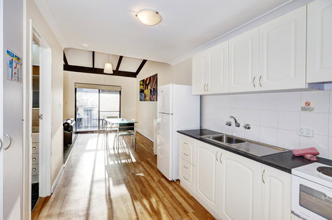 Seashore Memories - Sleeps 3 - Newcastle Accommodation 10