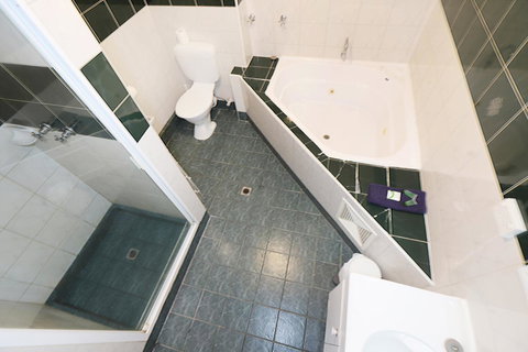 Seashore Memories - Sleeps 3 - Newcastle Accommodation 11