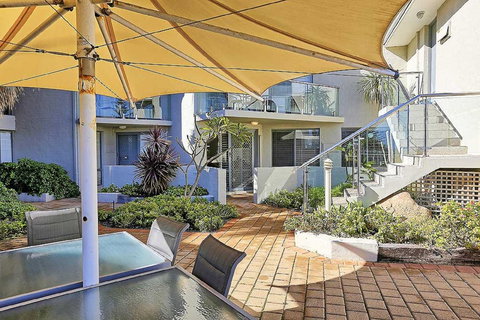 Beachfront @ Scarbs - Newcastle Accommodation 0