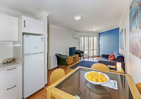 Beachfront @ Scarbs - Newcastle Accommodation 1