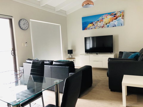 West Beach Lagoon 218 - Outstanding Value! - Newcastle Accommodation 1