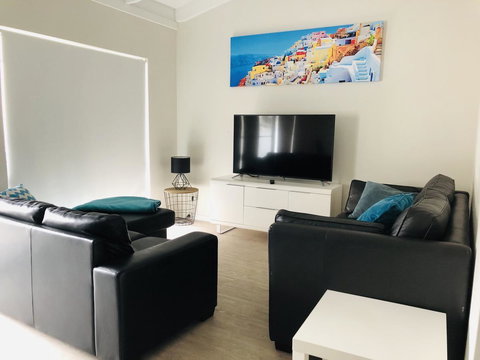 West Beach Lagoon 218 - Outstanding Value! - Newcastle Accommodation 2