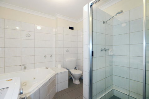 West Beach Lagoon 114 â€“ Ocean Views - Newcastle Accommodation 10