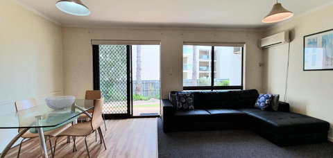 West Beach Lagoon 208 â€“ Great Value! - Newcastle Accommodation 4