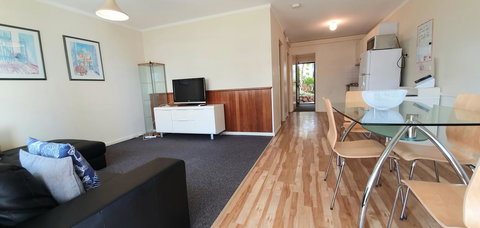 West Beach Lagoon 208 â€“ Great Value! - Newcastle Accommodation 5