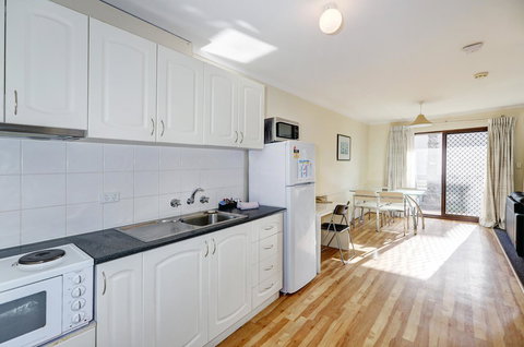 West Beach Lagoon 208 â€“ Great Value! - Newcastle Accommodation 12