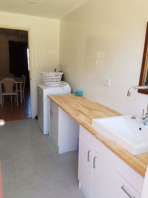 Kalbarri Seaview Villas - New Castle Tourism 0