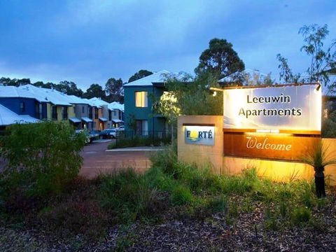 Leeuwin Apartments - New Castle Tourism 12