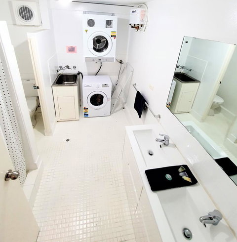 West Beach Lagoon 107 - Great Value - Newcastle Accommodation 9