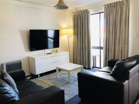 West Beach Lagoon 107 - Great Value - Newcastle Accommodation 6