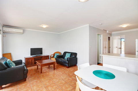 West Beach Lagoon 204 â€“ Ground Floor - Newcastle Accommodation 11